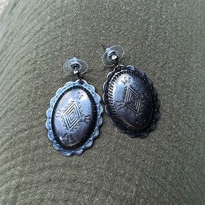 Western style earrings